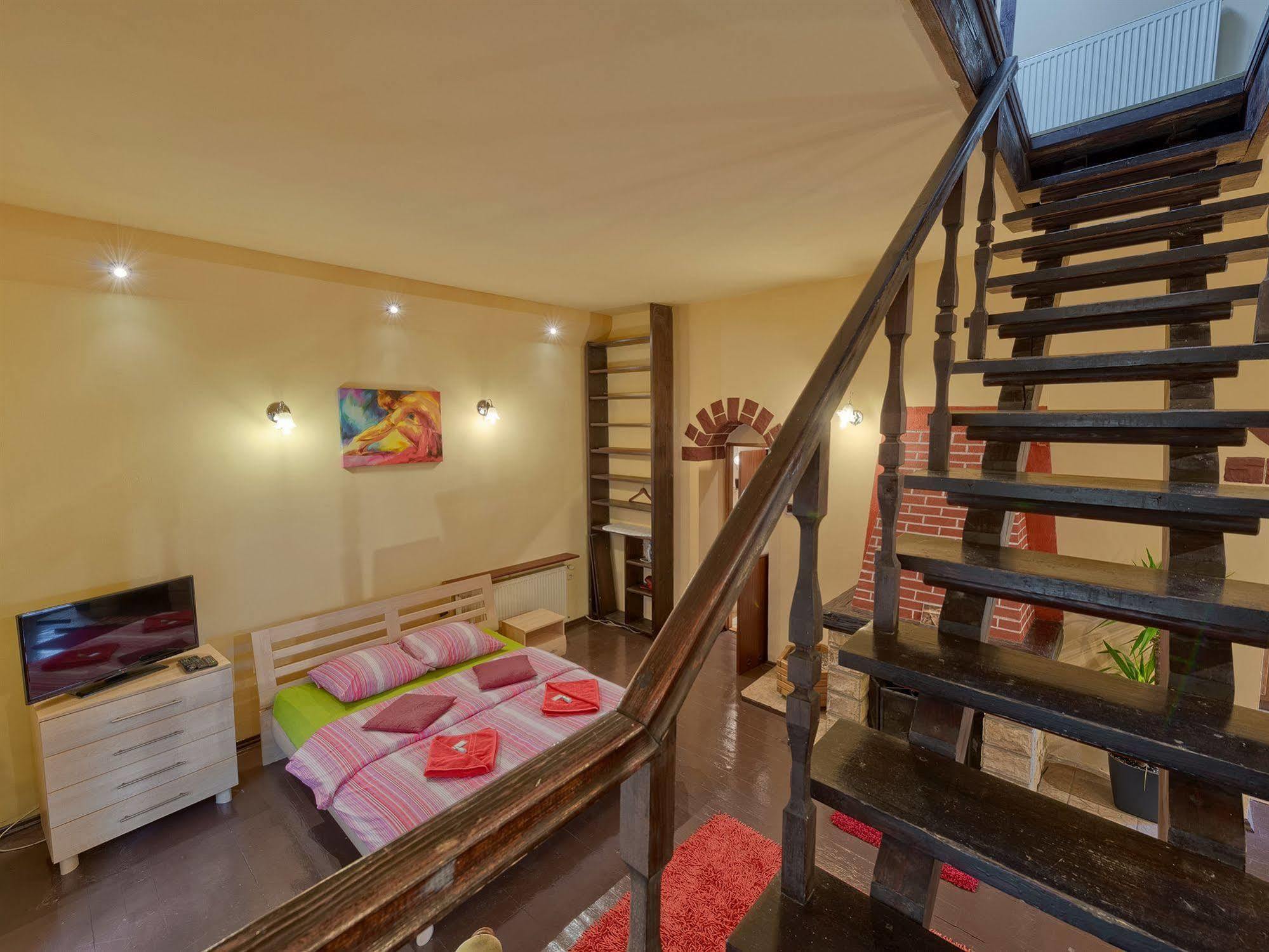 Apartments Princess Краков Экстерьер фото